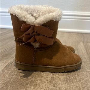 Rampage Girls Brown Fur-Lined Boots with Bows